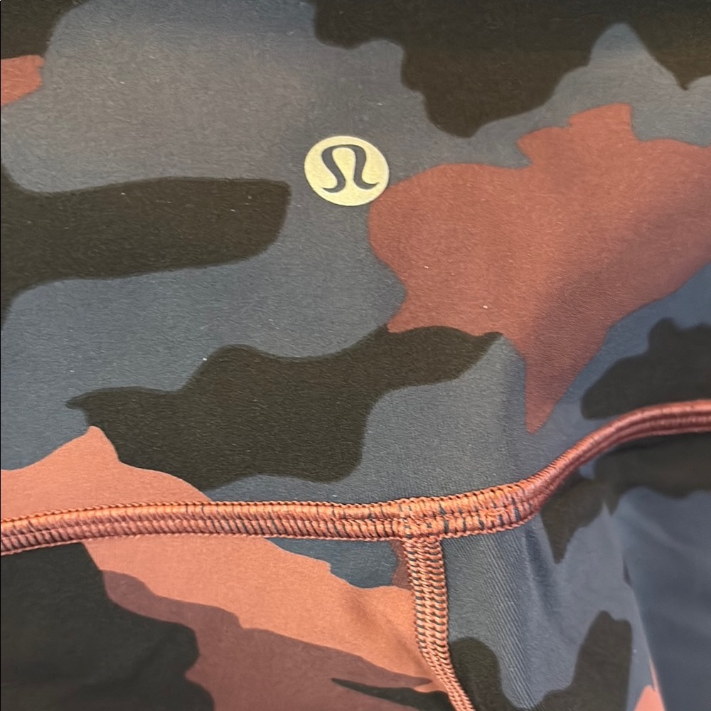 lululemon athletica Wunder Under Pink and Black Leggings Modern Camo - Picture 6 of 6